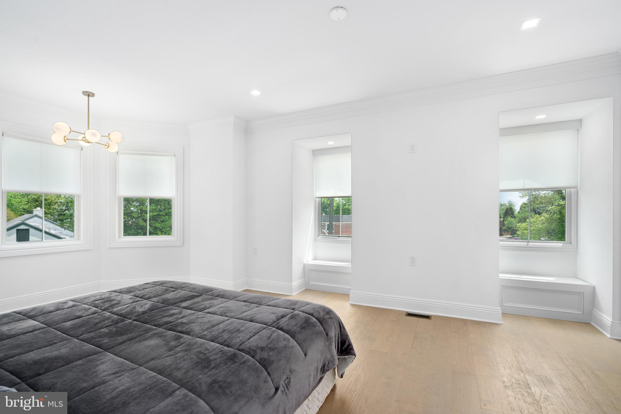 ROXBOROUGH - Residential