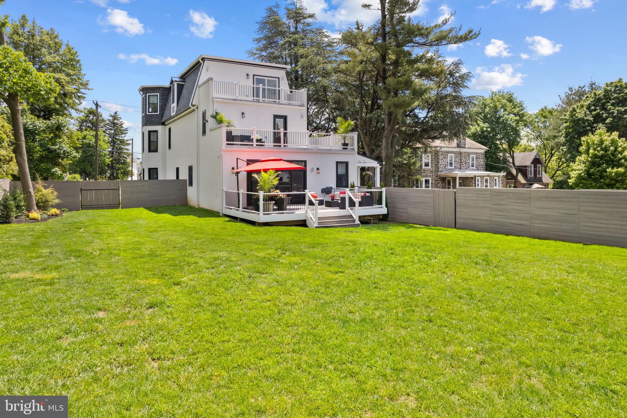 ROXBOROUGH - Residential