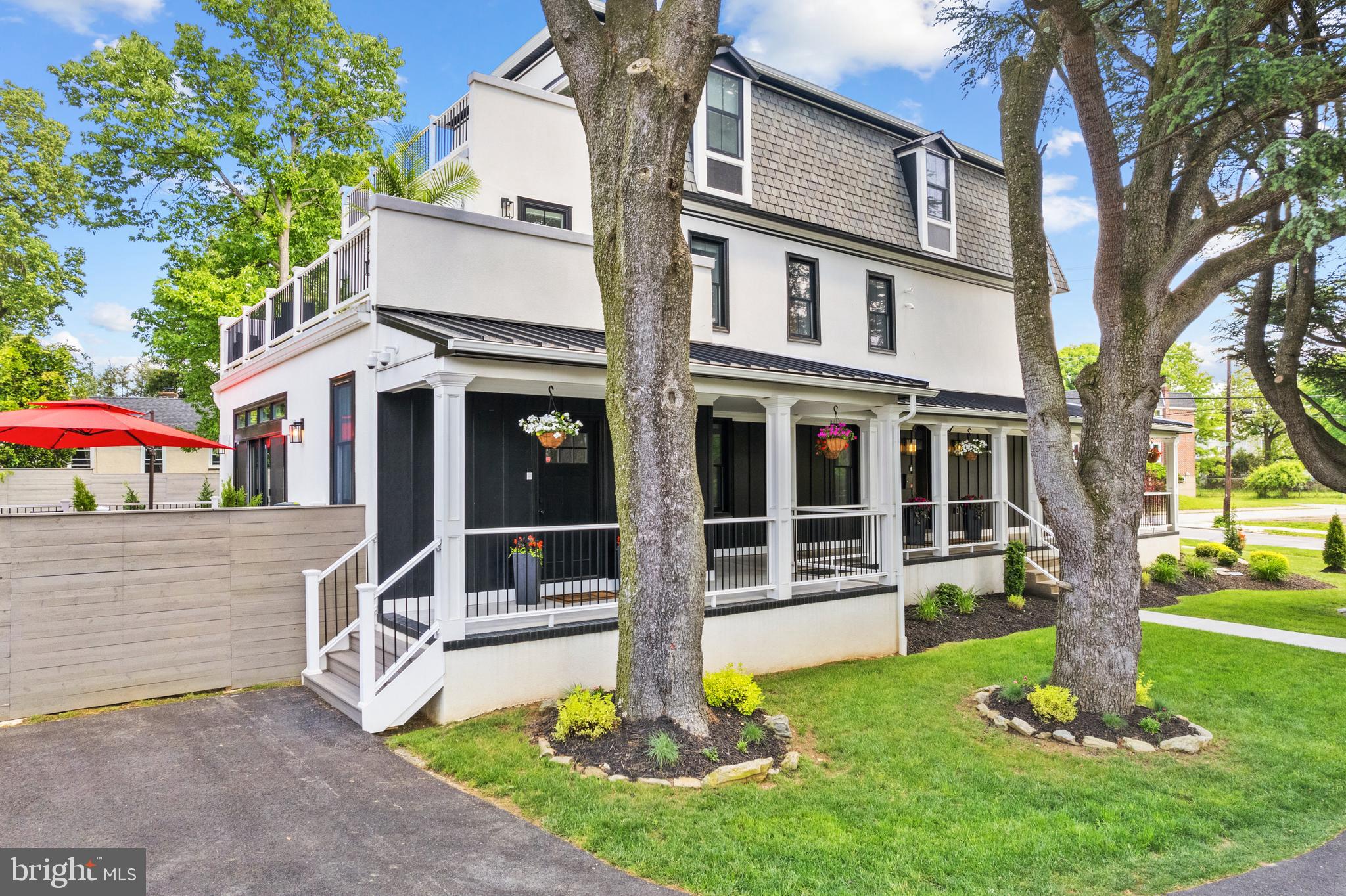 ROXBOROUGH - Residential