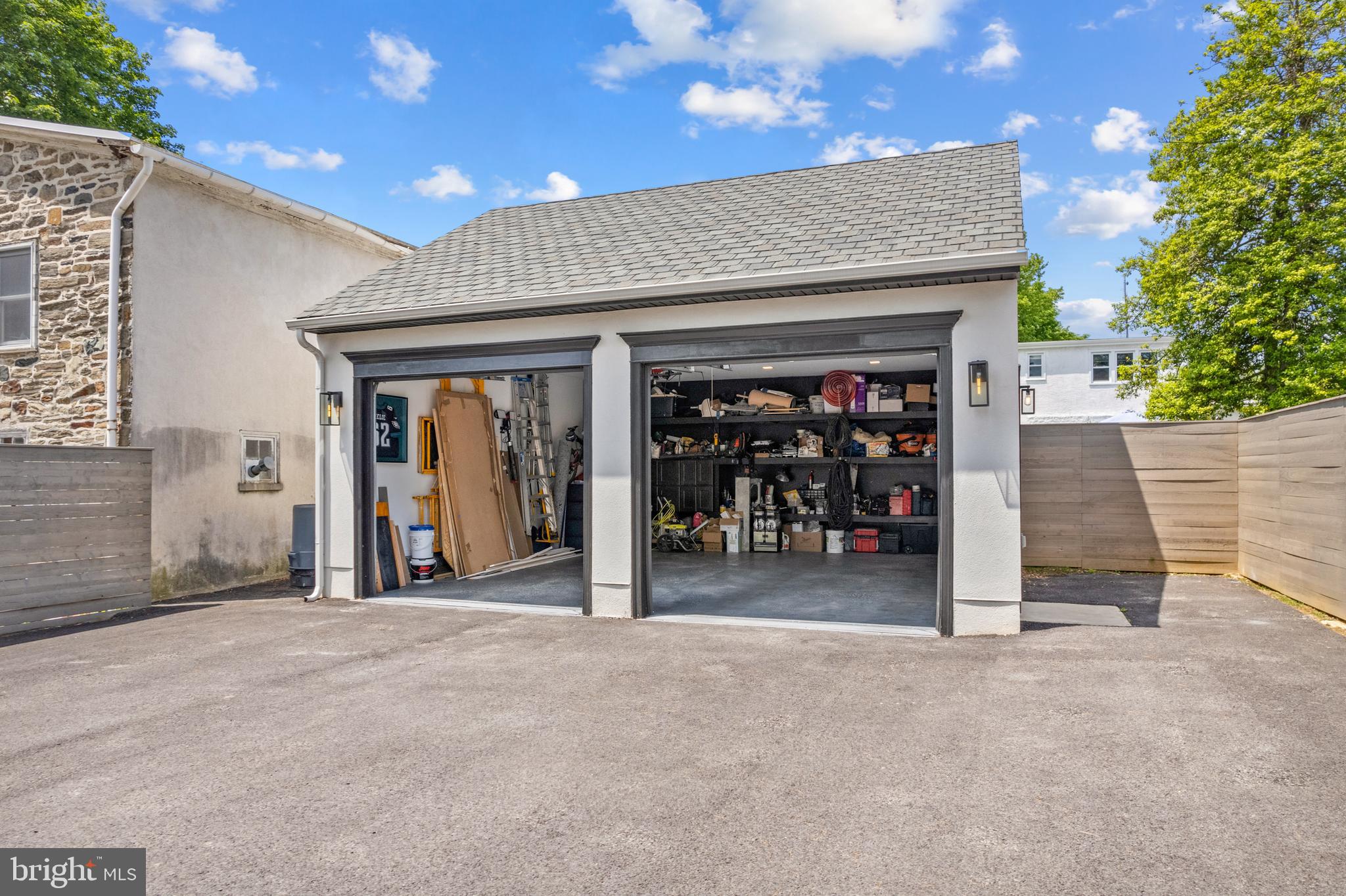 ROXBOROUGH - Residential