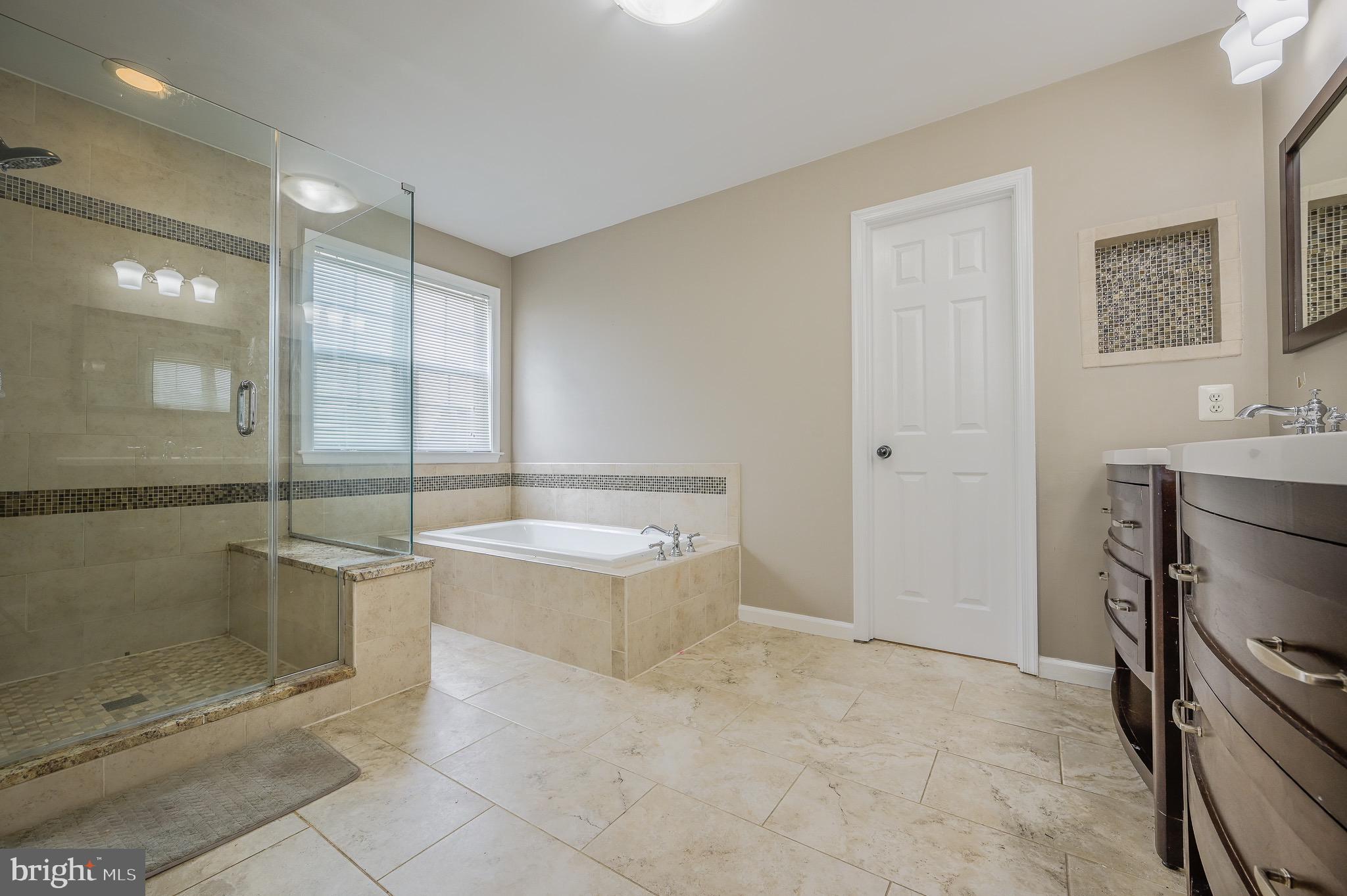 AUSTIN RIDGE - Residential