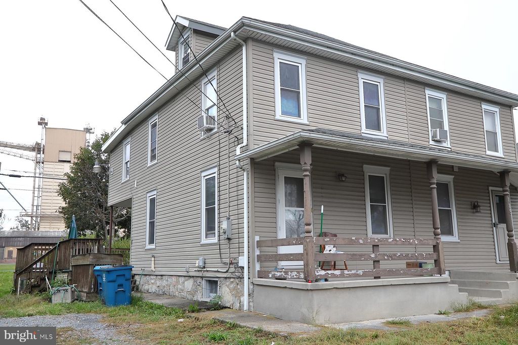 Photo of 117 Heisey Avenue, ELIZABETHTOWN, PA 17022 (MLS # PALA2077866)