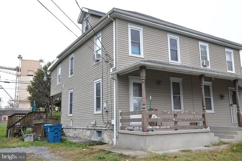 Photo of 117 Heisey Avenue, ELIZABETHTOWN, PA 17022 (MLS # PALA2077866)