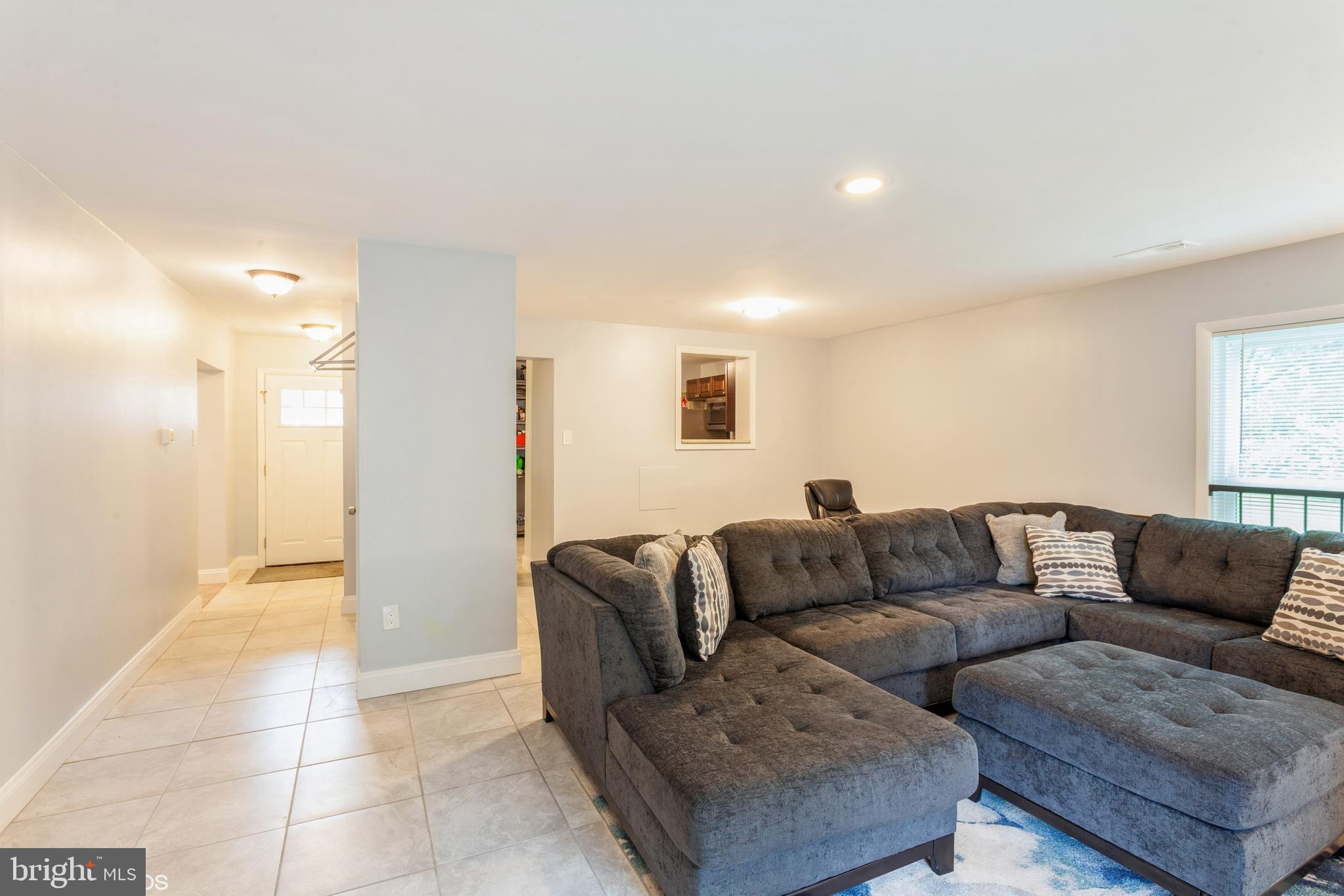 APPLEWALK CONDO - Residential