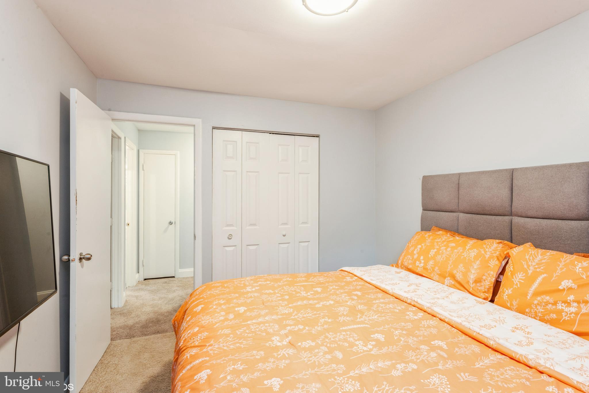 APPLEWALK CONDO - Residential