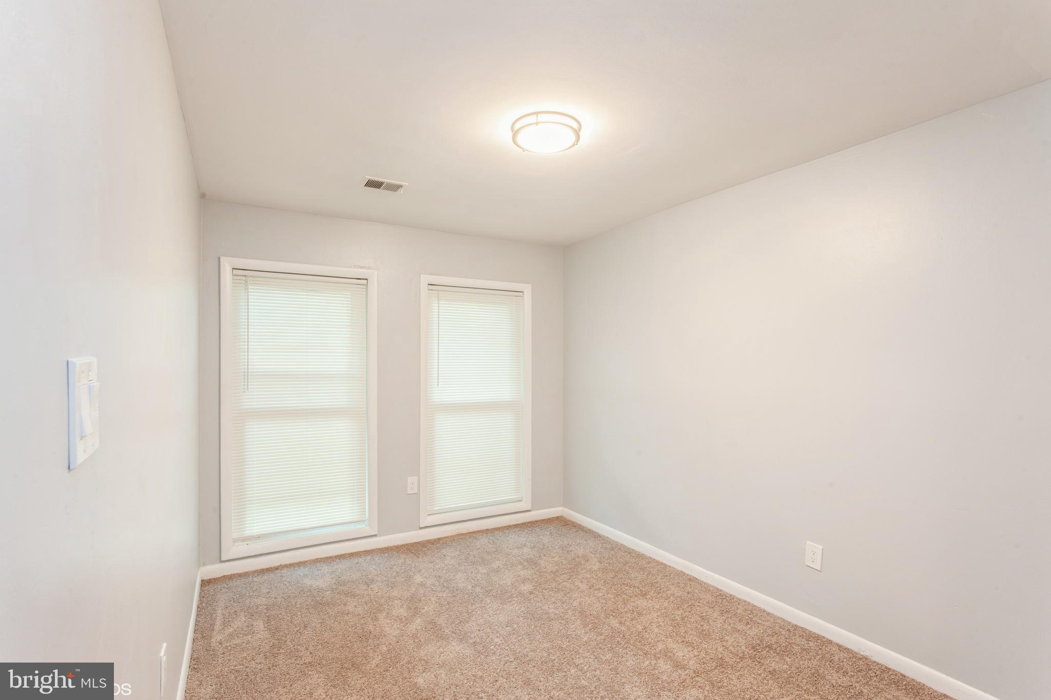 APPLEWALK CONDO - Residential