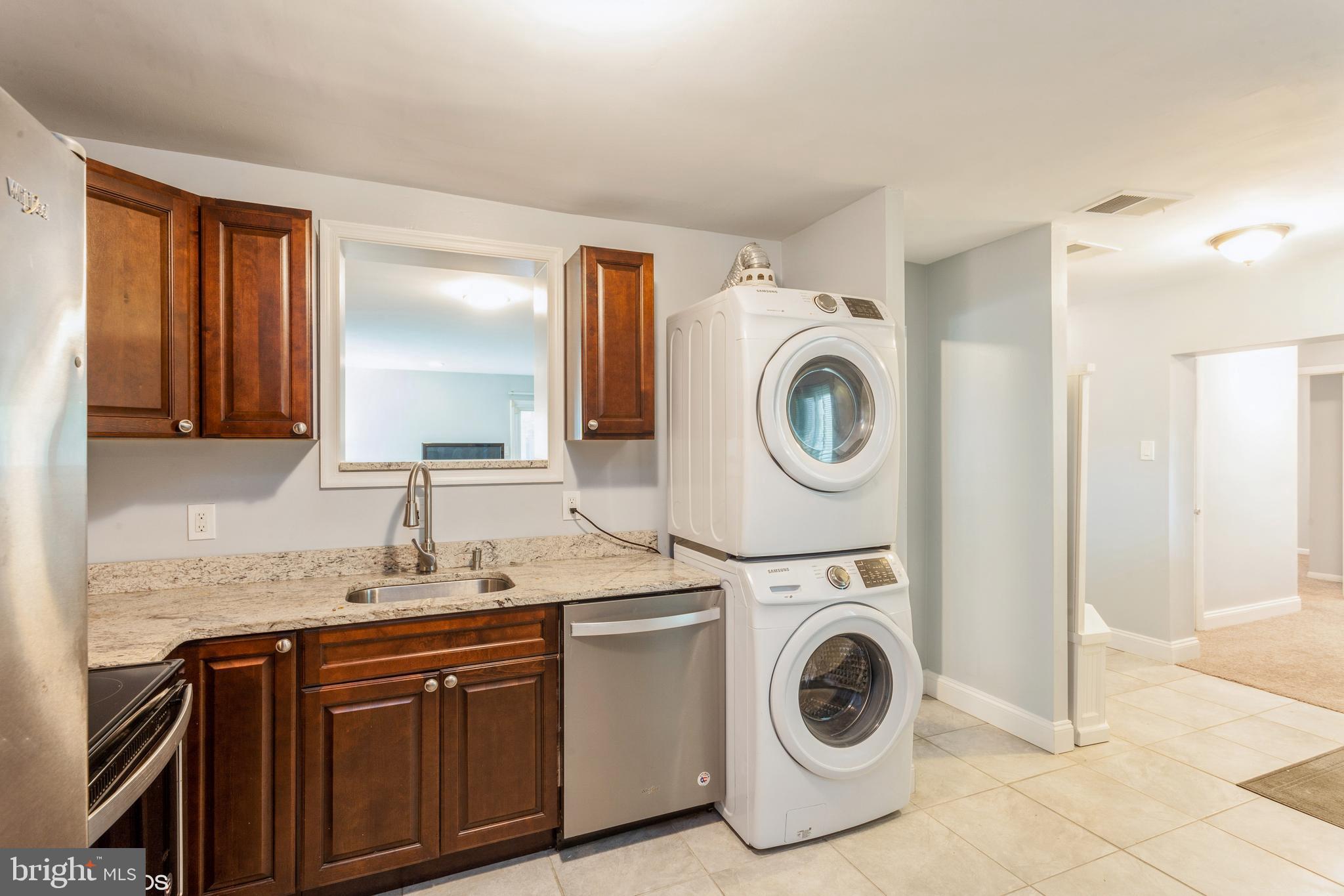 APPLEWALK CONDO - Residential