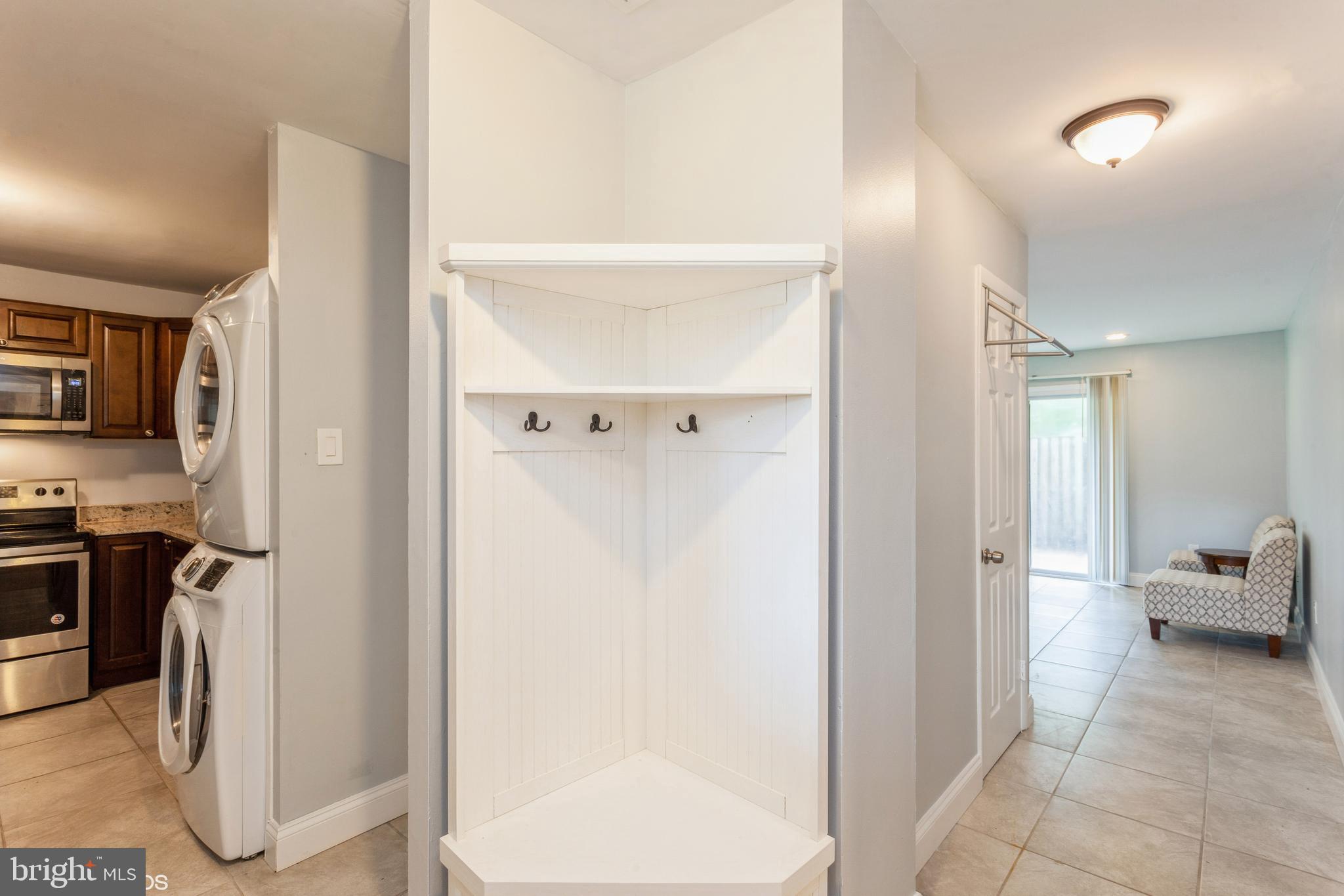 APPLEWALK CONDO - Residential