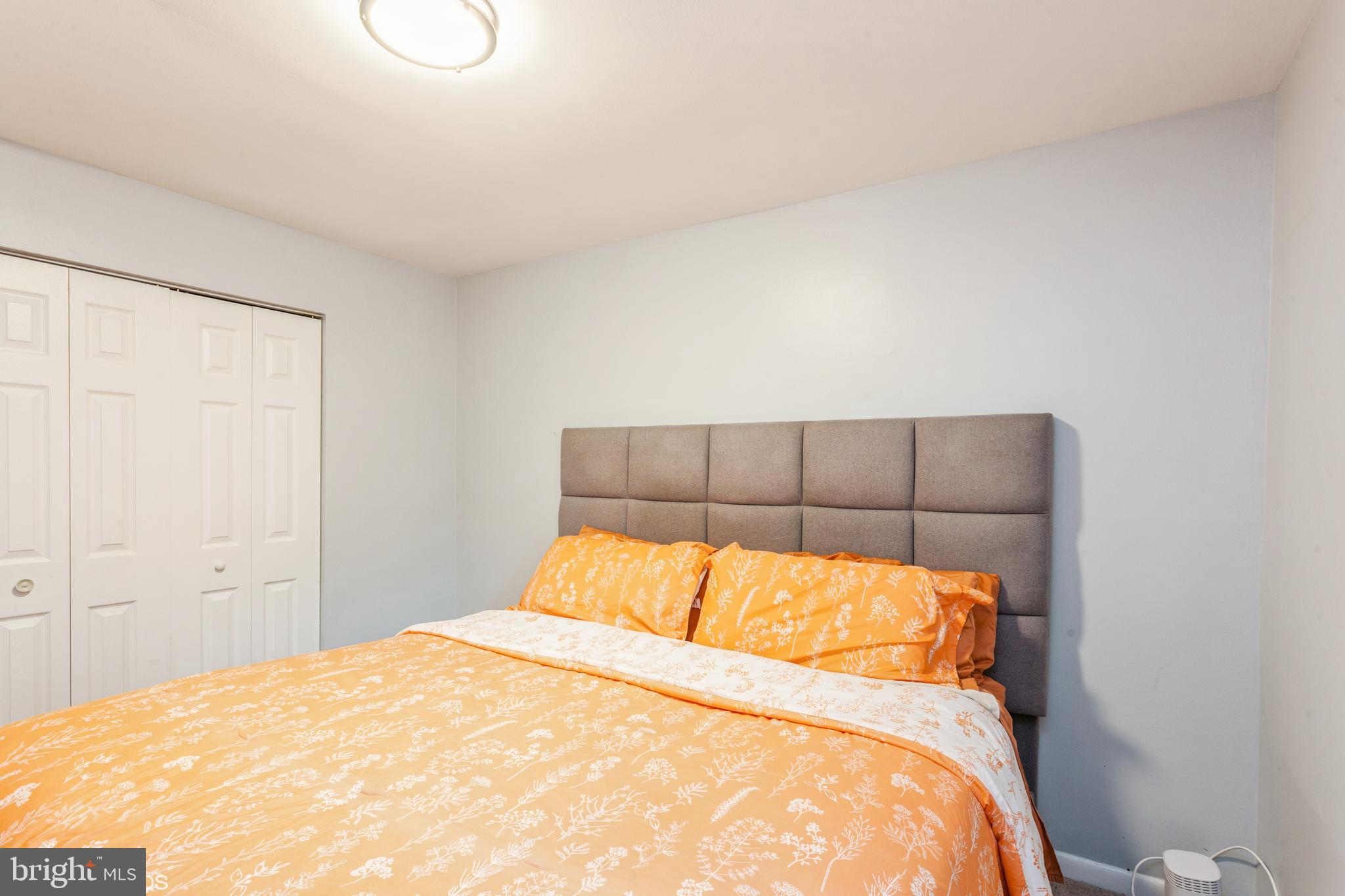 APPLEWALK CONDO - Residential