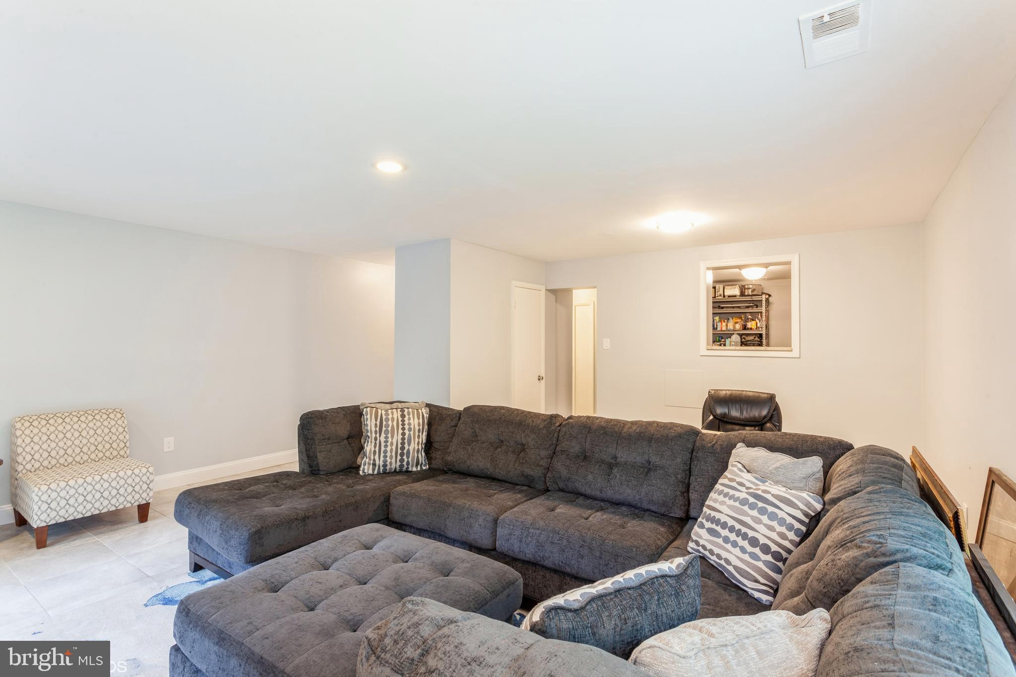 APPLEWALK CONDO - Residential