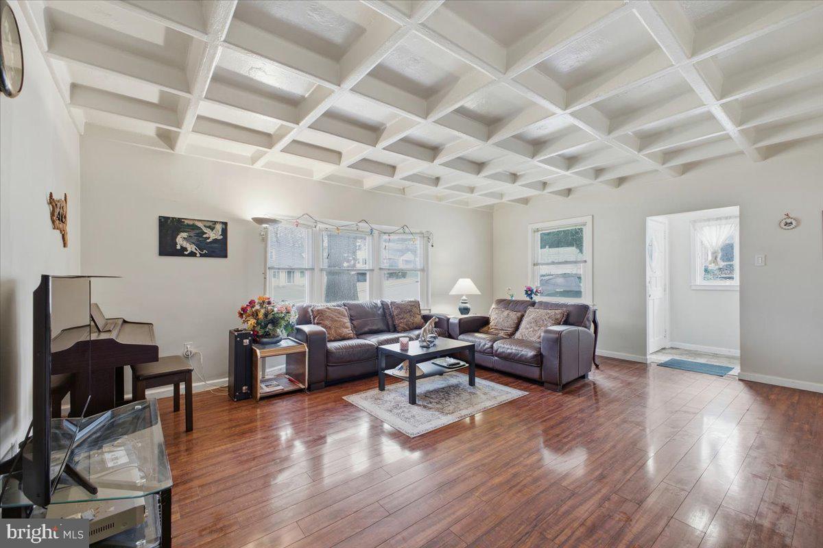 8304 CHELTENHAM AVENUE