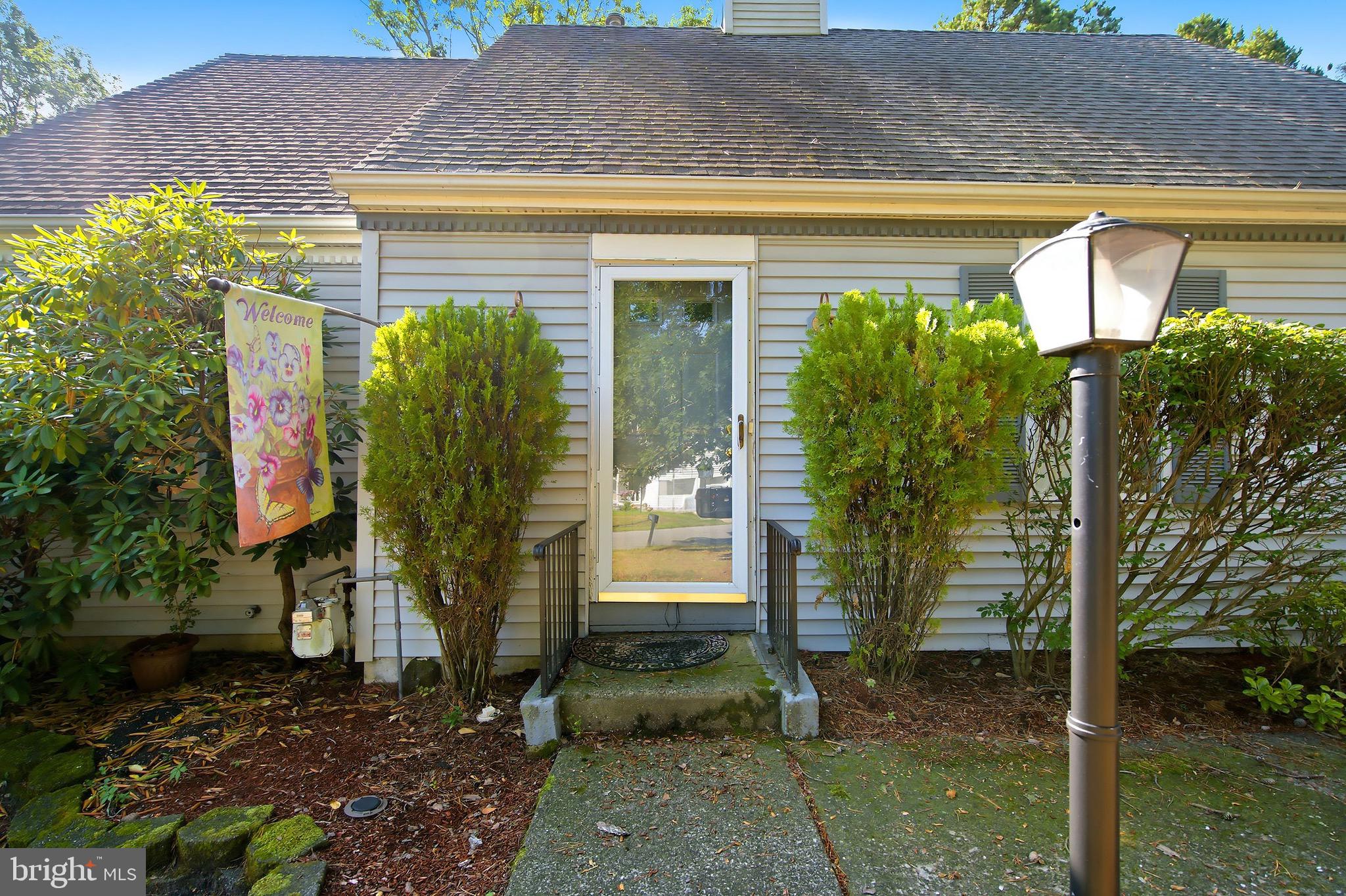 526 E REVERE WAY