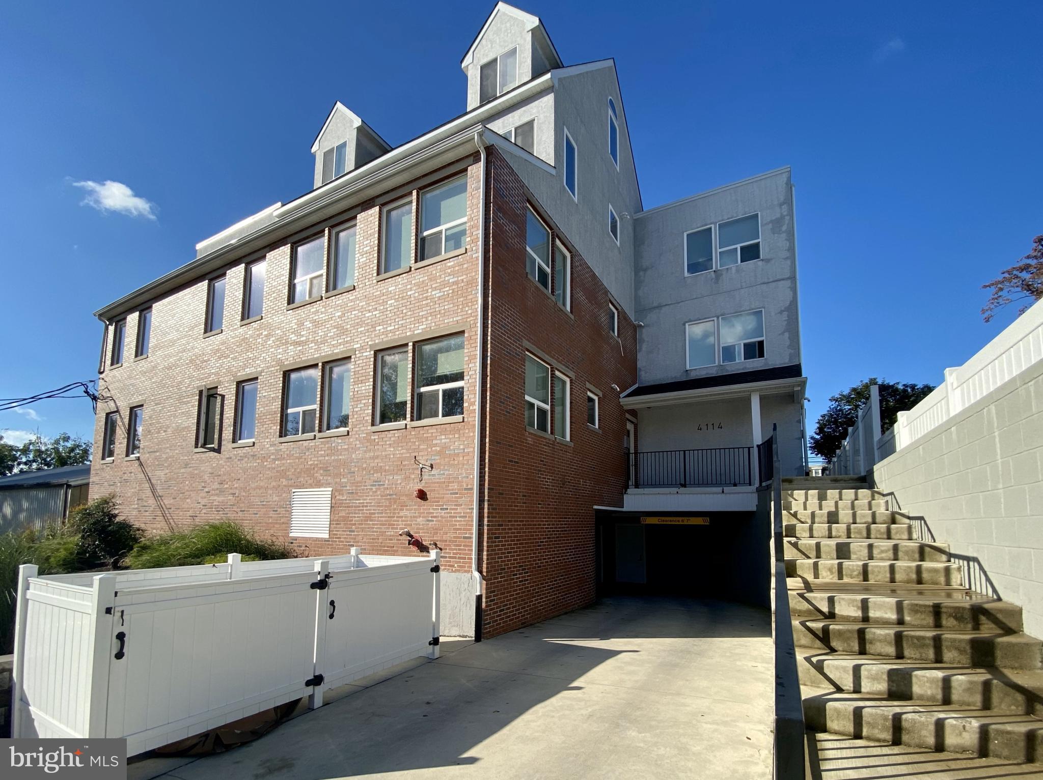 ROXBOROUGH - Residential Lease