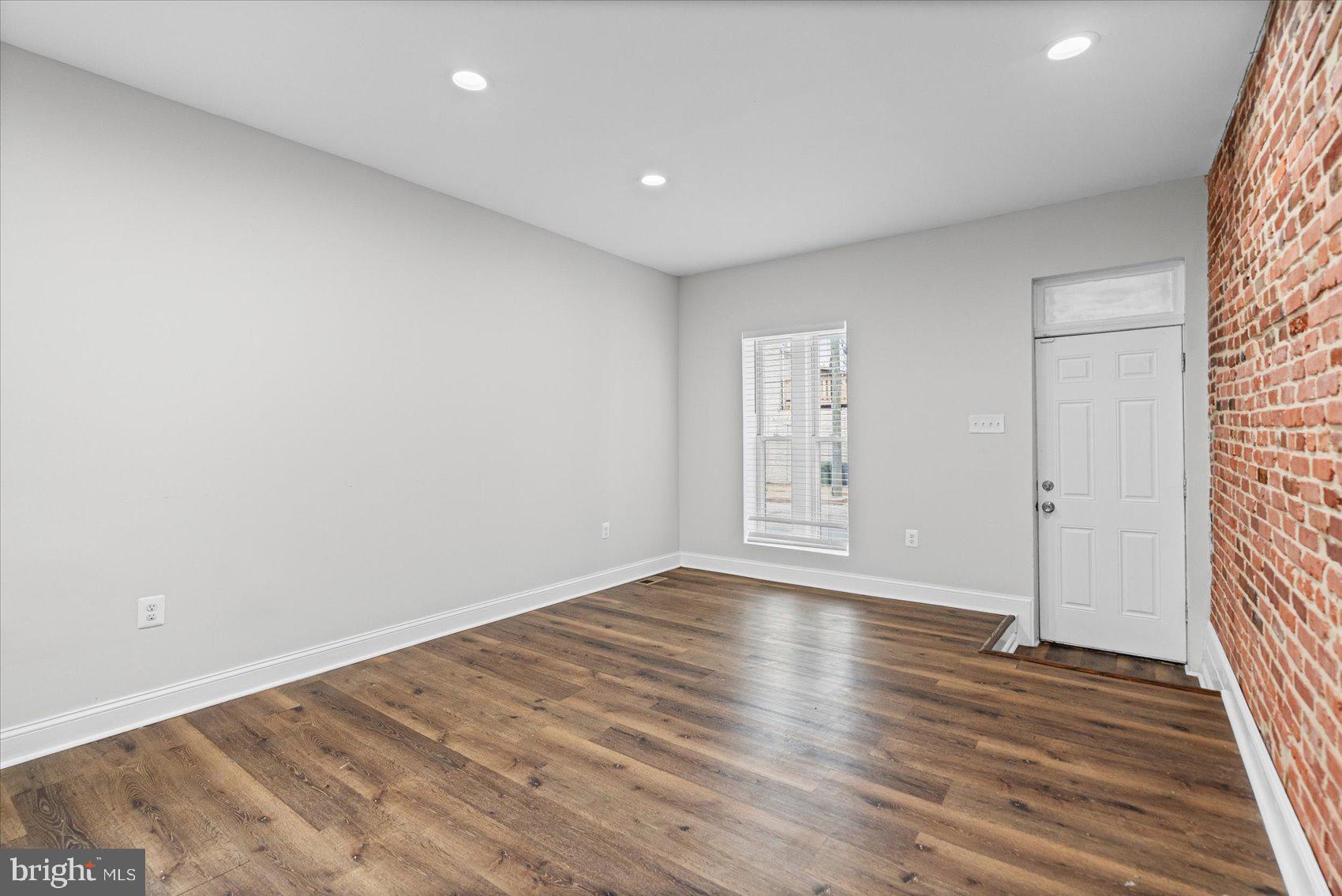 HIGHLANDTOWN - Residential