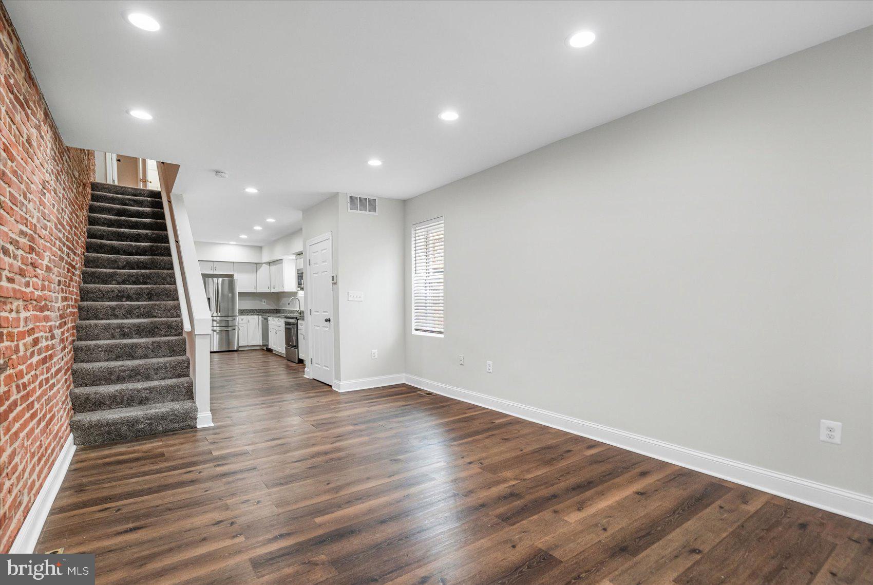 HIGHLANDTOWN - Residential