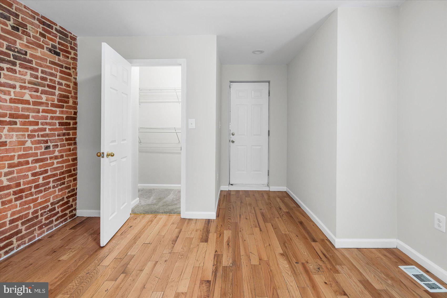 HIGHLANDTOWN - Residential