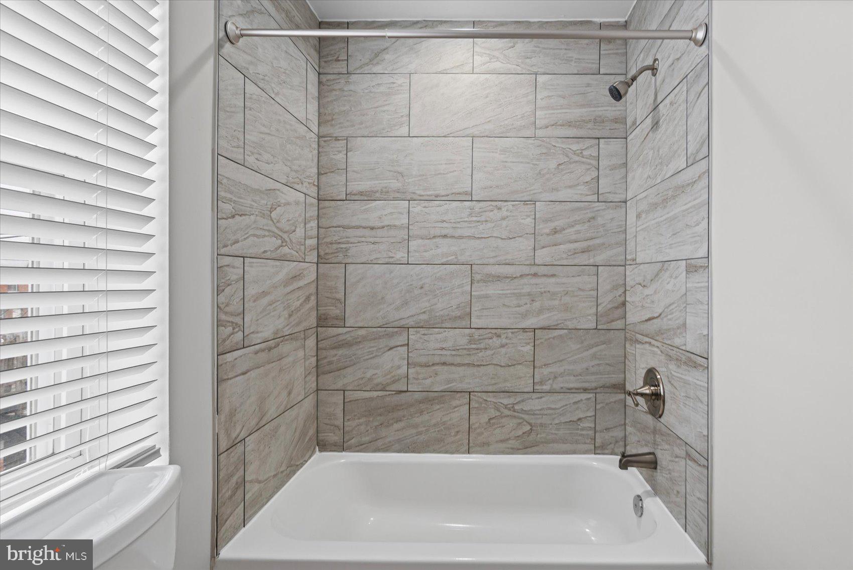 HIGHLANDTOWN - Residential