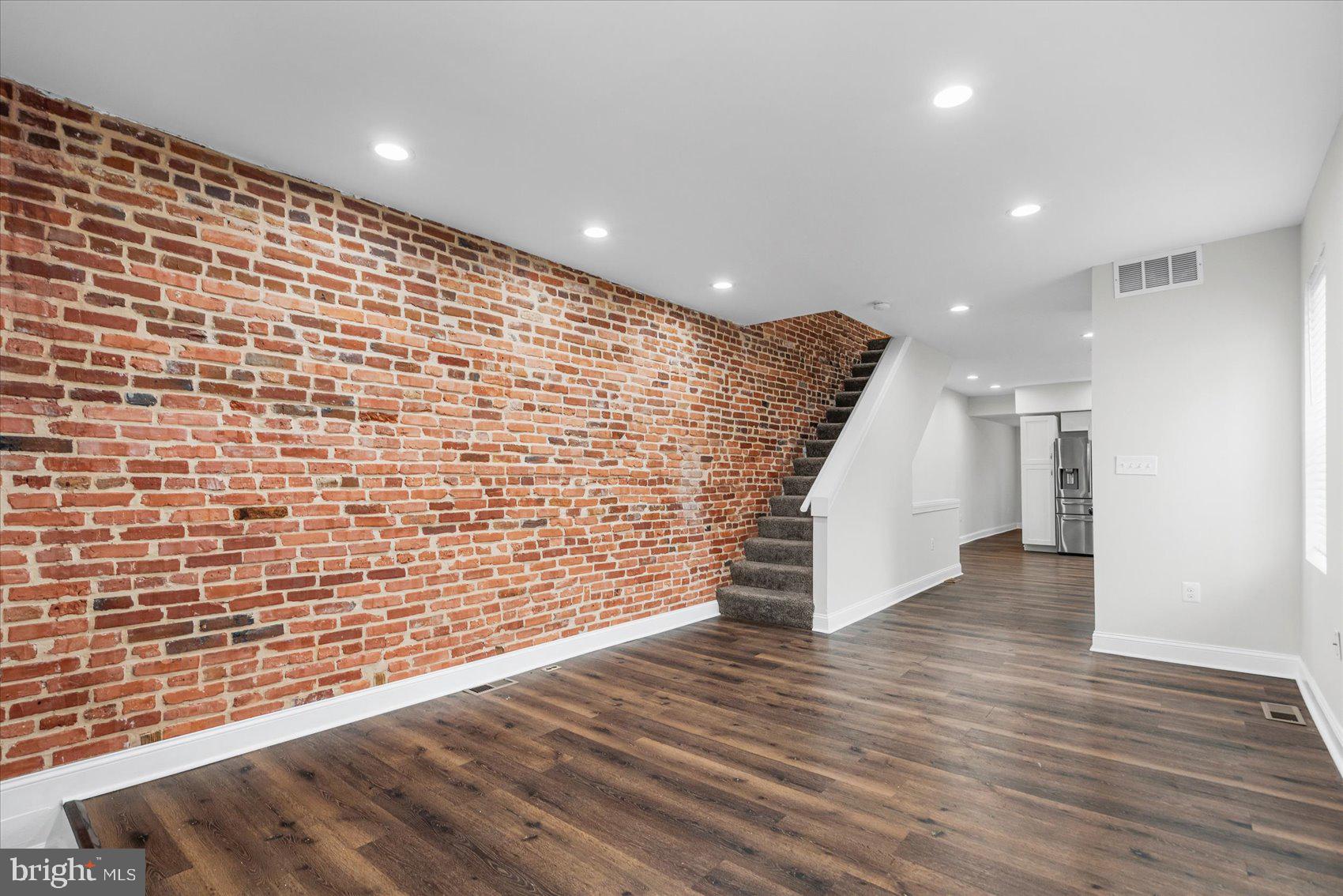 HIGHLANDTOWN - Residential