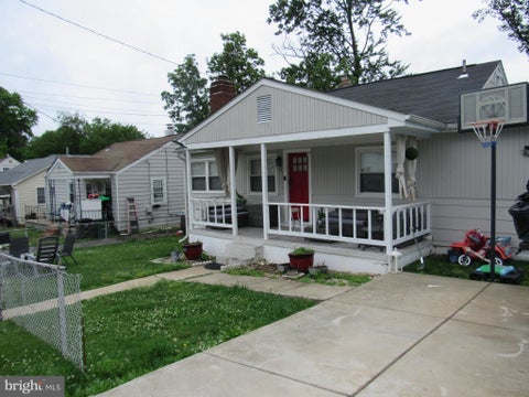 Homes For Sale - 401 70th Street<br/> CAPITOL HEIGHTS, MD 20743