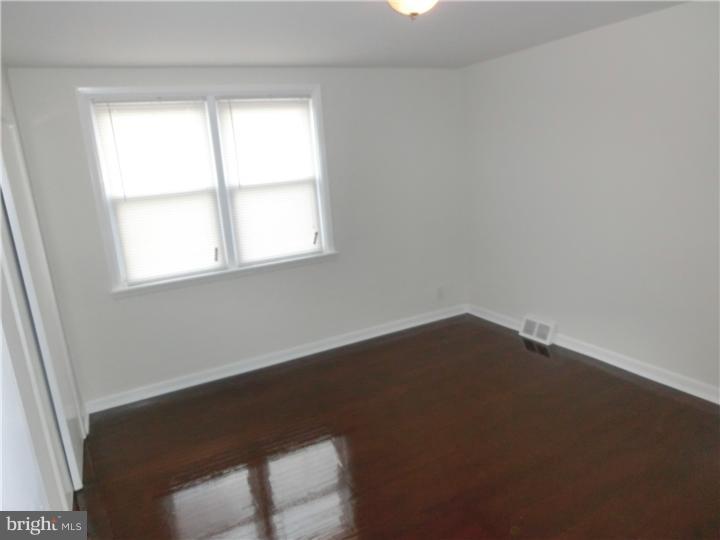 PHILADELPHIA (SOUTHWEST) - Residential