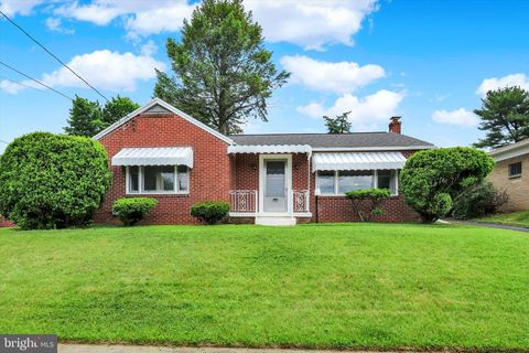 Homes For Sale - 777 Blanchard Avenue Ave<br/> Franklin County, CHAMBERSBURG, PA 17201
