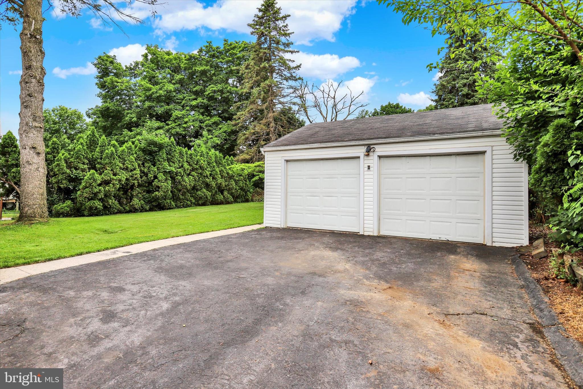 COLDBROOK MEADOWS - Residential