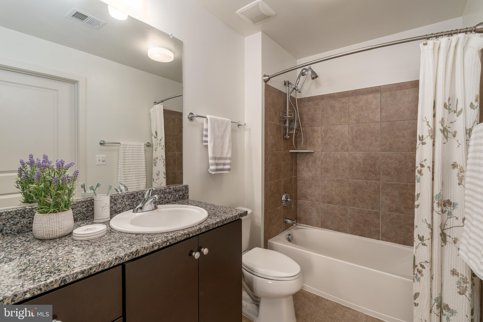 OLD TOWN COMMONS - Residential