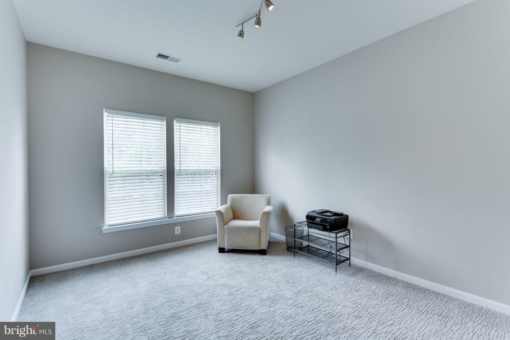 PEMBROOKE - Residential