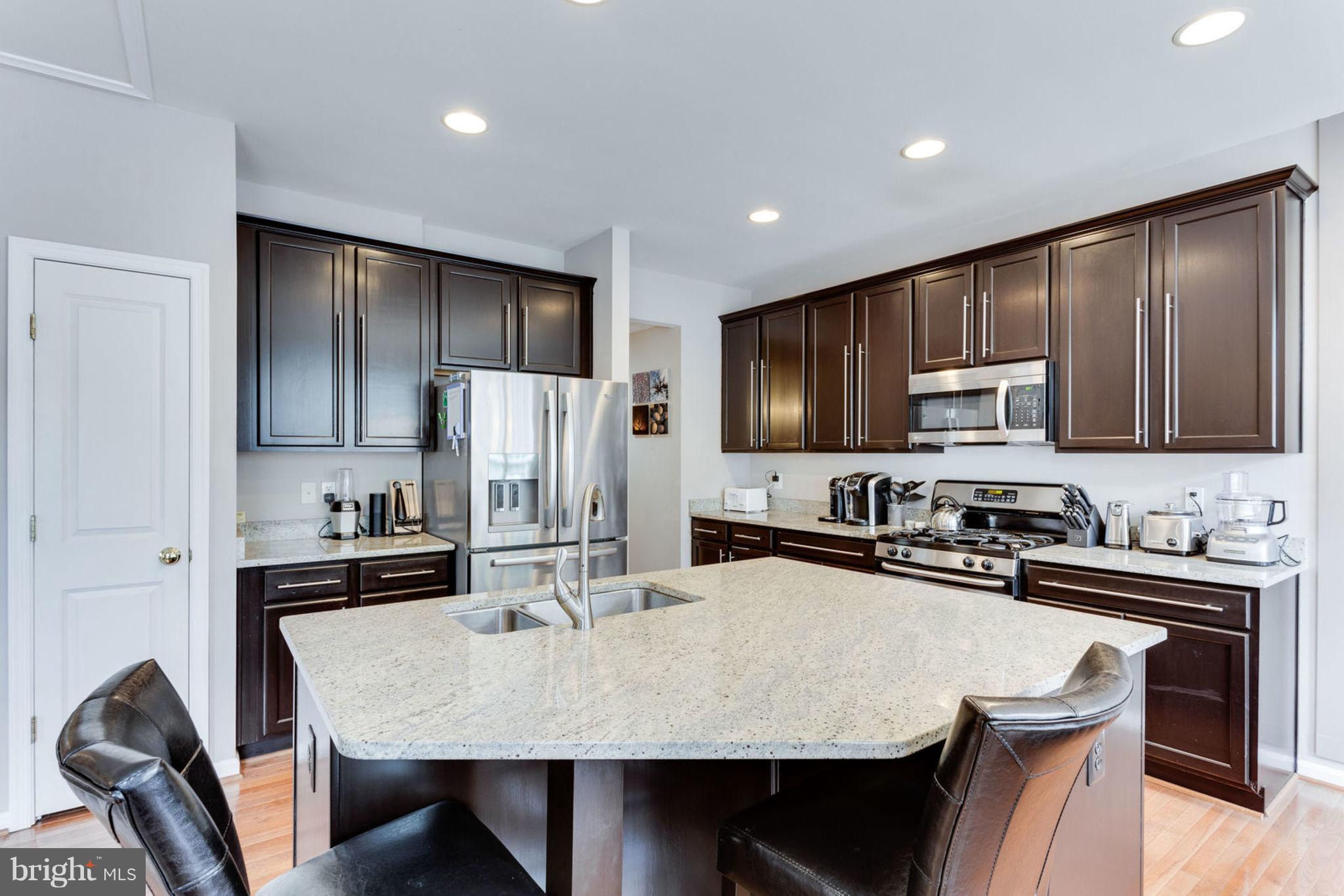 PEMBROOKE - Residential