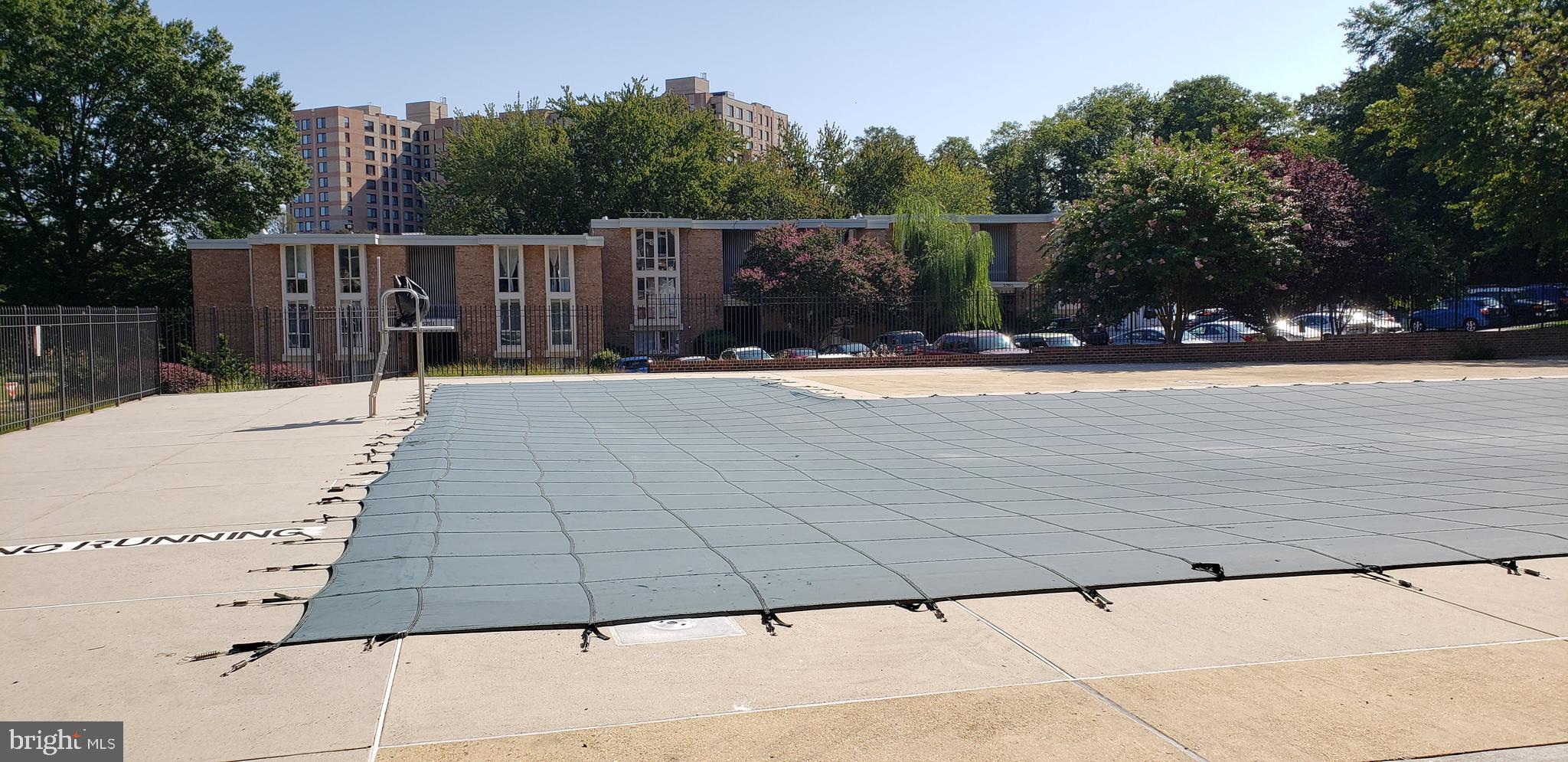 HUNTINGTON CLUB - Residential Lease