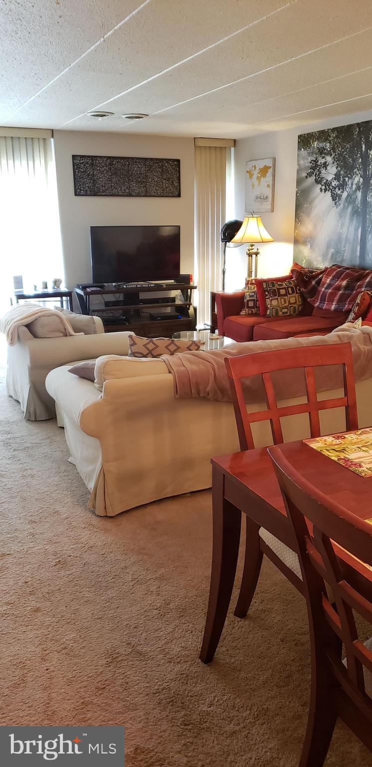 HUNTINGTON CLUB - Residential Lease