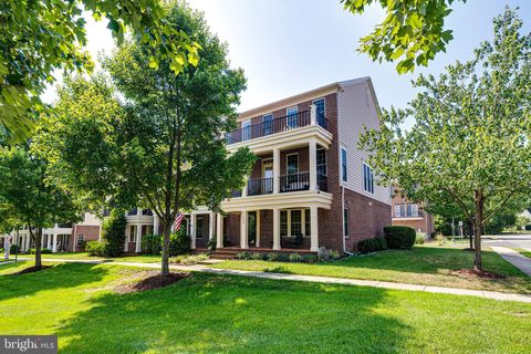 41052 COLTRANE SQUARE LEESBURG VA 20175