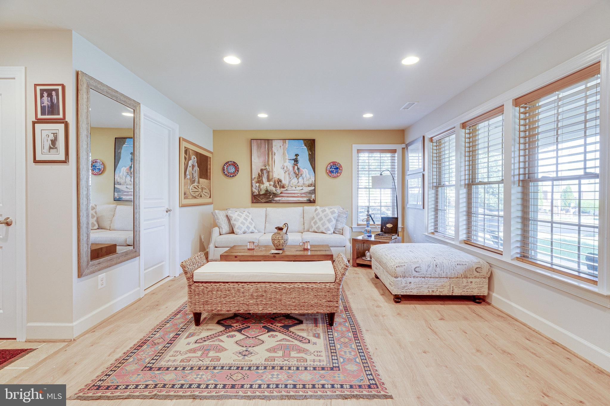 41052 COLTRANE SQUARE