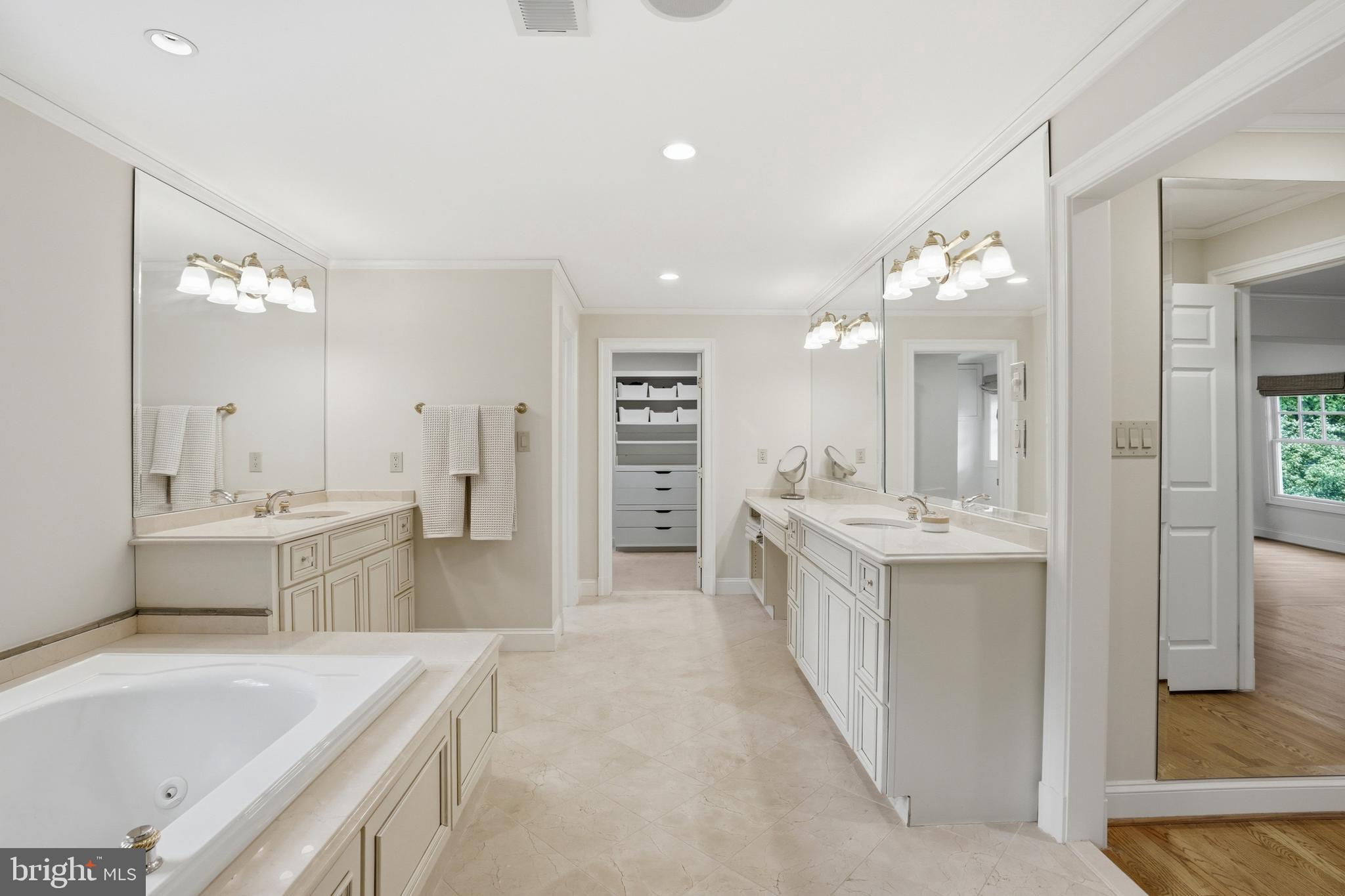 WOODHAVEN - Residential