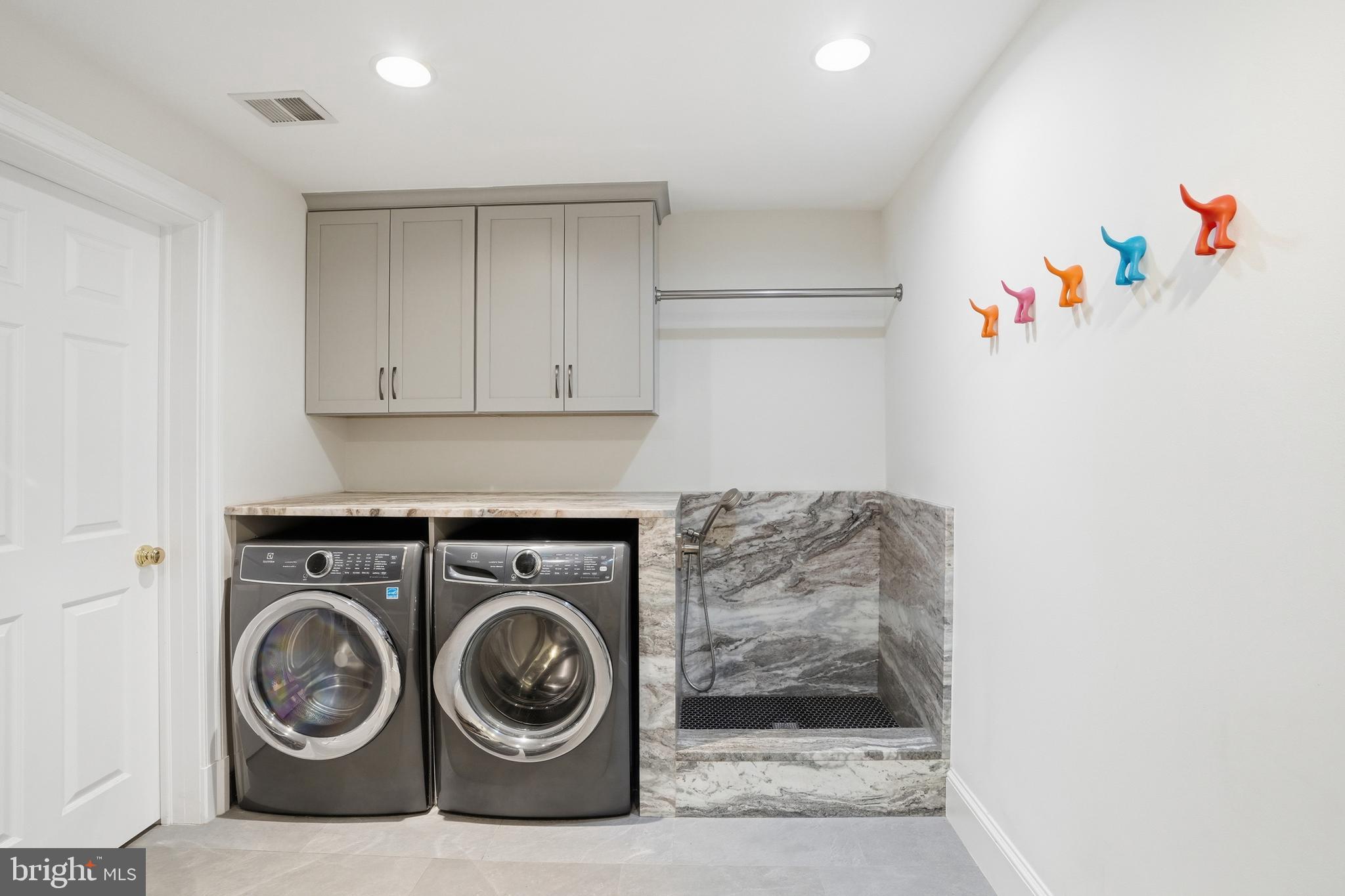 WOODHAVEN - Residential