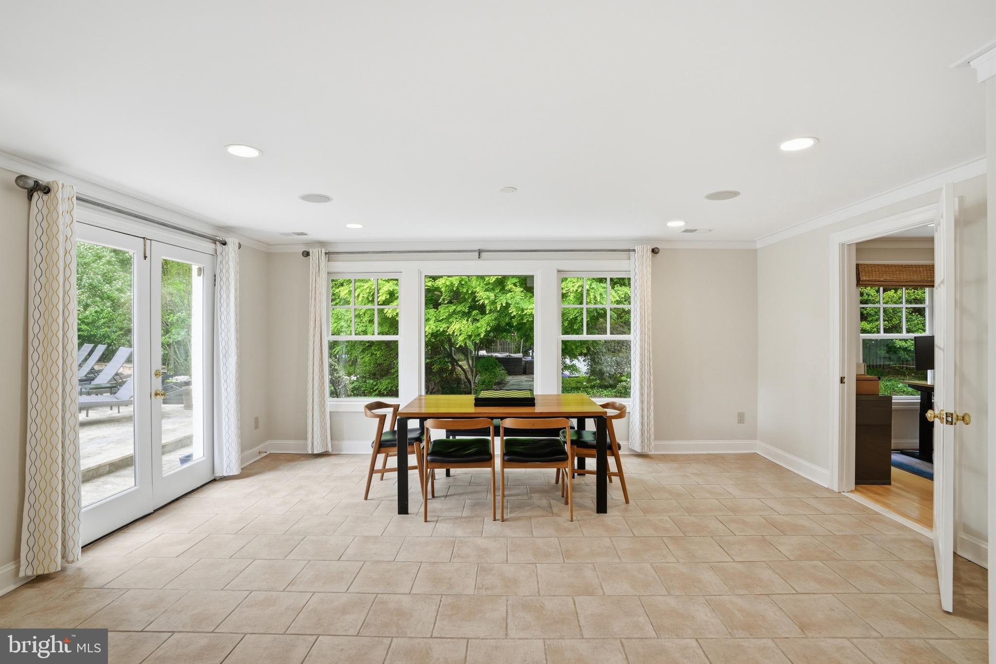 WOODHAVEN - Residential