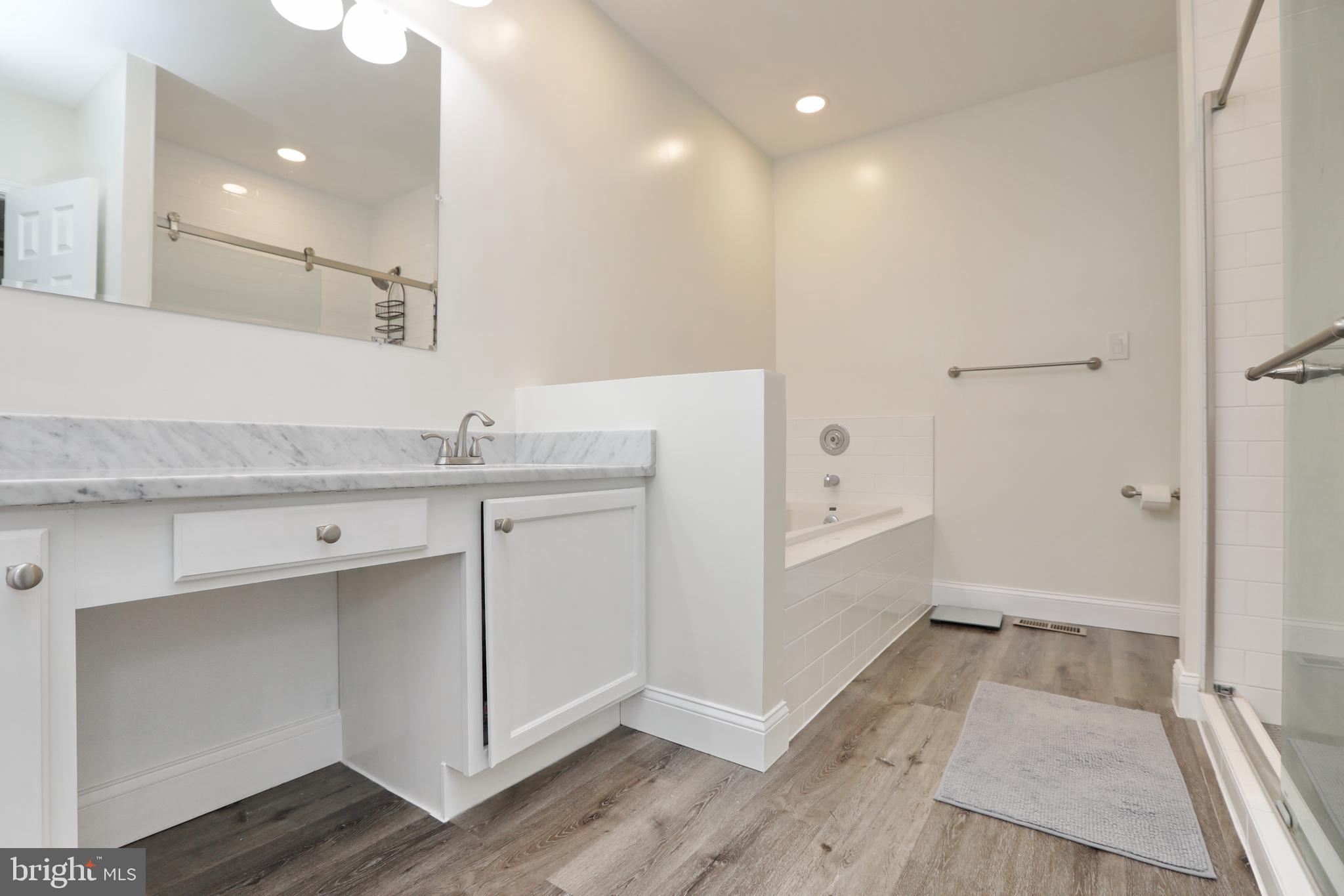 HAMPSHIRE - Residential