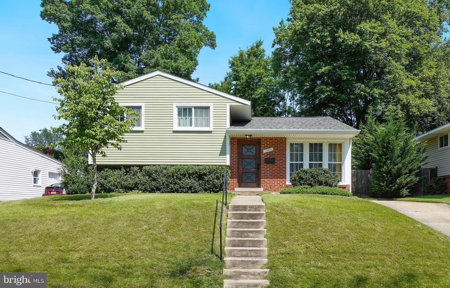 Very well-kept split-level home conveniently located near shopping, dining and commuter routes to Bethesda, DC and Baltimore.
 
Main Level: Living Room, Kitchen, Dining/Entertainment space.
 
Upper Level: Three bedrooms and two full bathrooms. Primary bedroom is en-suite.
 
Lower Level: Family Room, Bonus Room, Laundry, 3rd full bath and storage.
 
Lots of natural light throughout the day, including from two skylights.
 
Large, covered outdoor living area. Fenced and private backyard, planted with easy-care perennials.
 
View disclosures for a complete list of upgrades.
 
Bonus: Walk or bike to the Rock Creek Trail System just down the street!