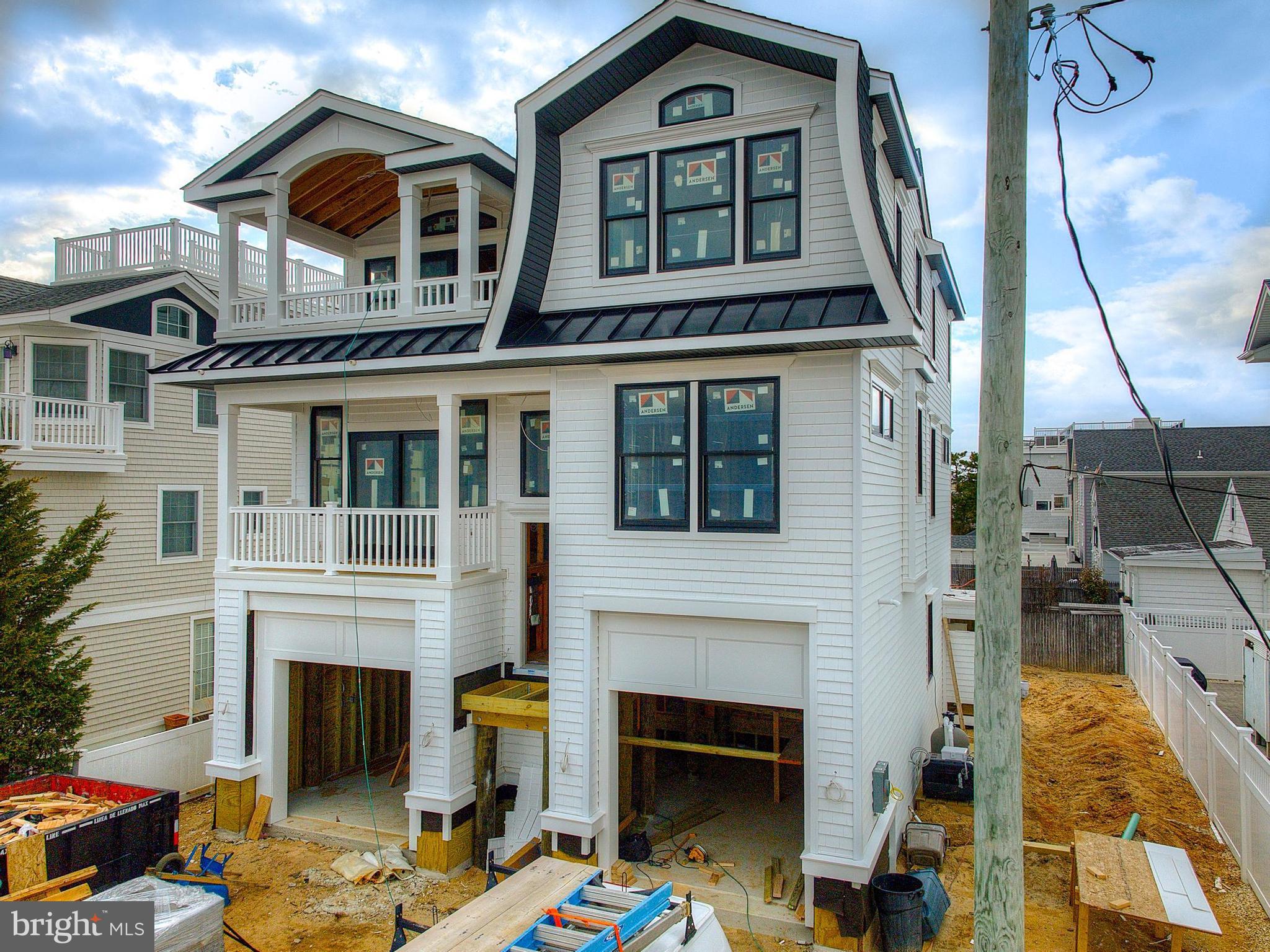10008 BEACH AVENUE