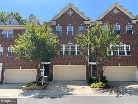 47795 SCOTSBOROUGH SQUARE STERLING VA 20165