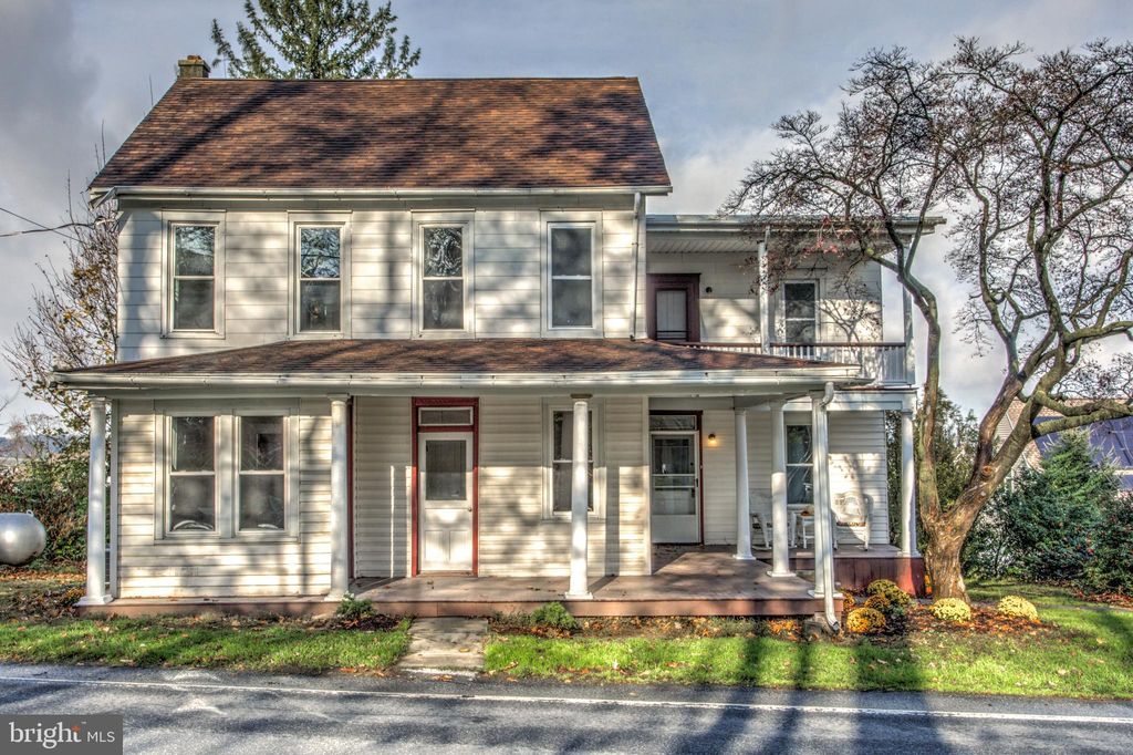 Photo of 527 GARNET AVE, LITITZ, PA 17543 (MLS # PALA2028904)