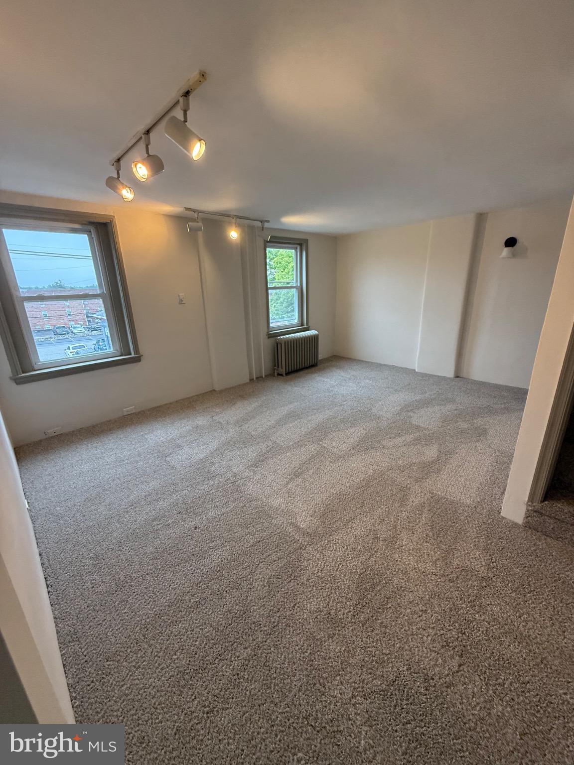 CLIFTON HEIGHTS - Residential