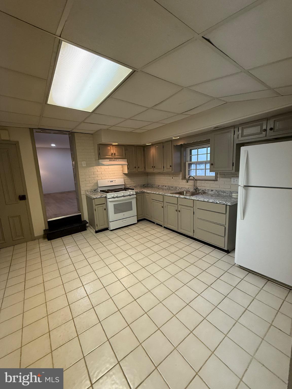 CLIFTON HEIGHTS - Residential