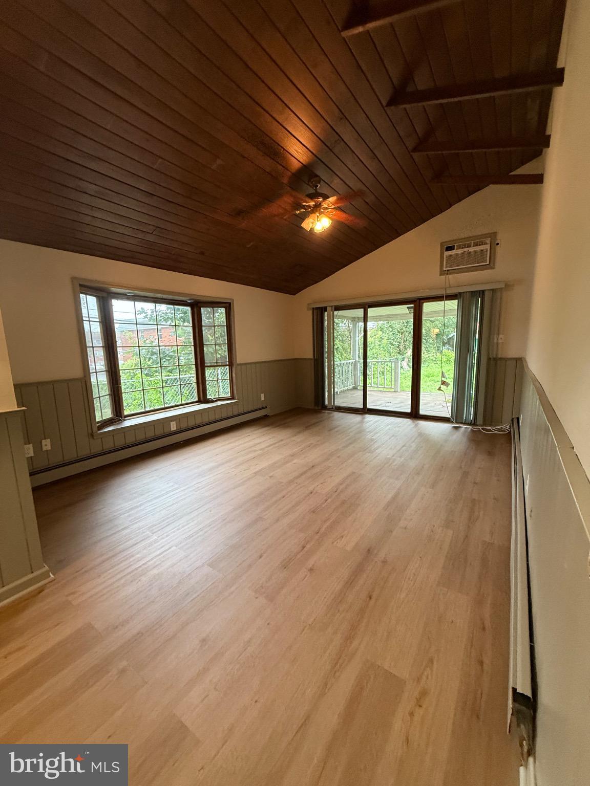 CLIFTON HEIGHTS - Residential