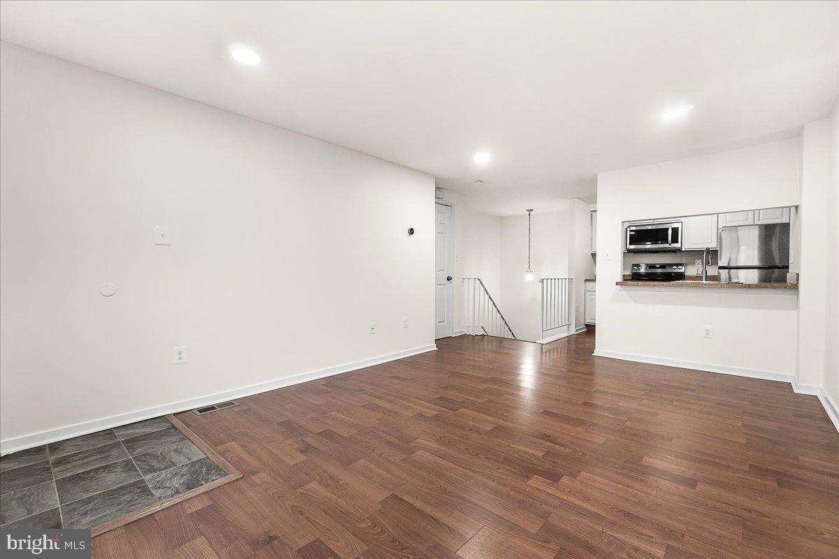 9713 HELLINGLY 53