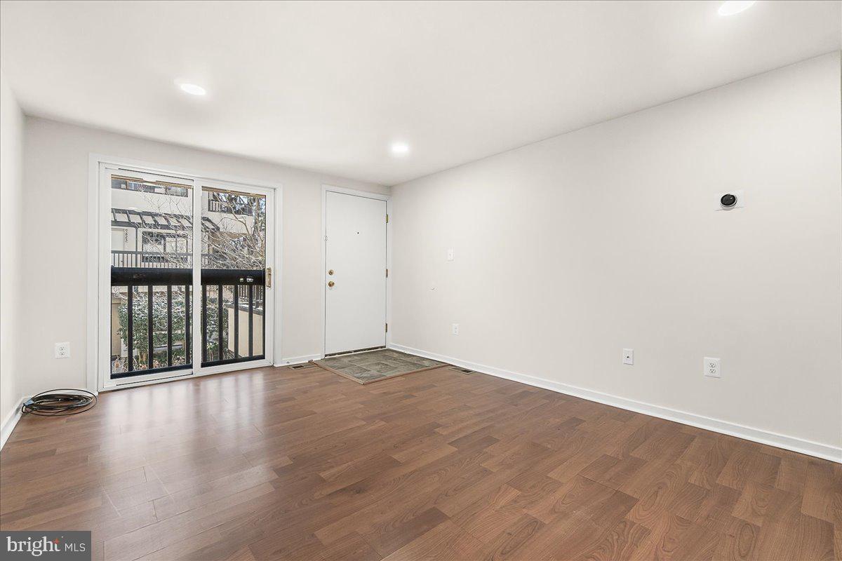 9713 HELLINGLY 53