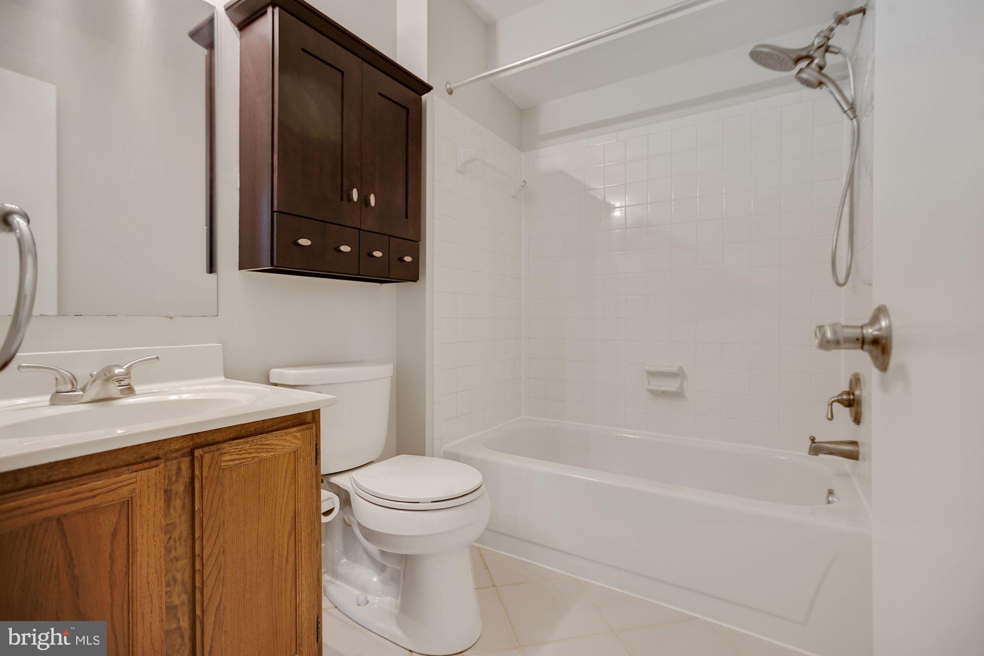 RAMBLEWOOD AT DAVENTRY - Residential Lease