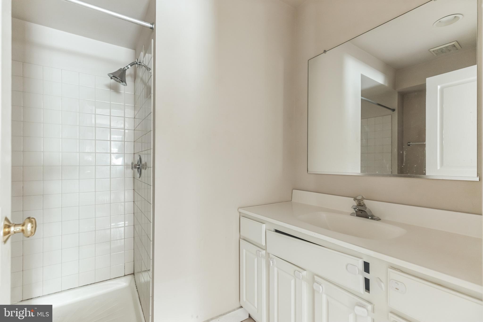 WASHINGTON SQ WEST - Residential Lease