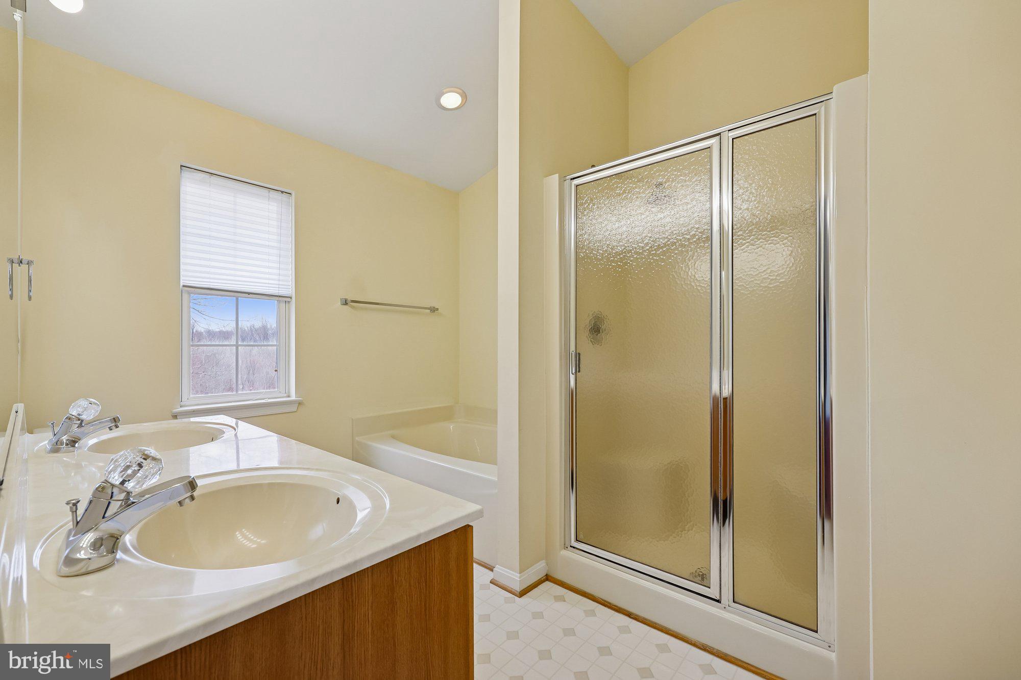 WATERSIDE - Residential