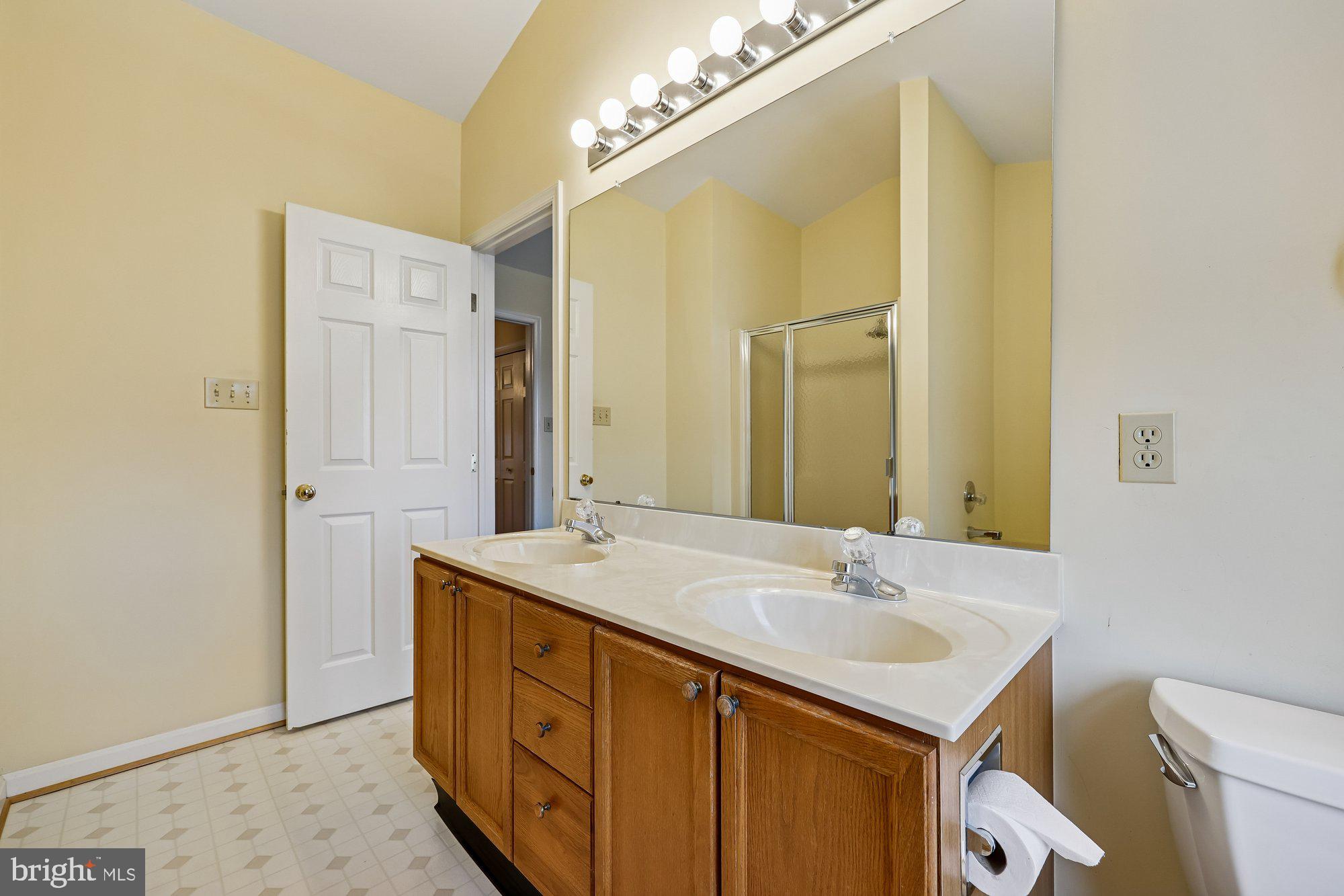 WATERSIDE - Residential